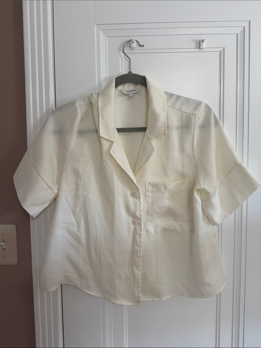 Banana Republic Cream Short-Sleeve Button-Down Top